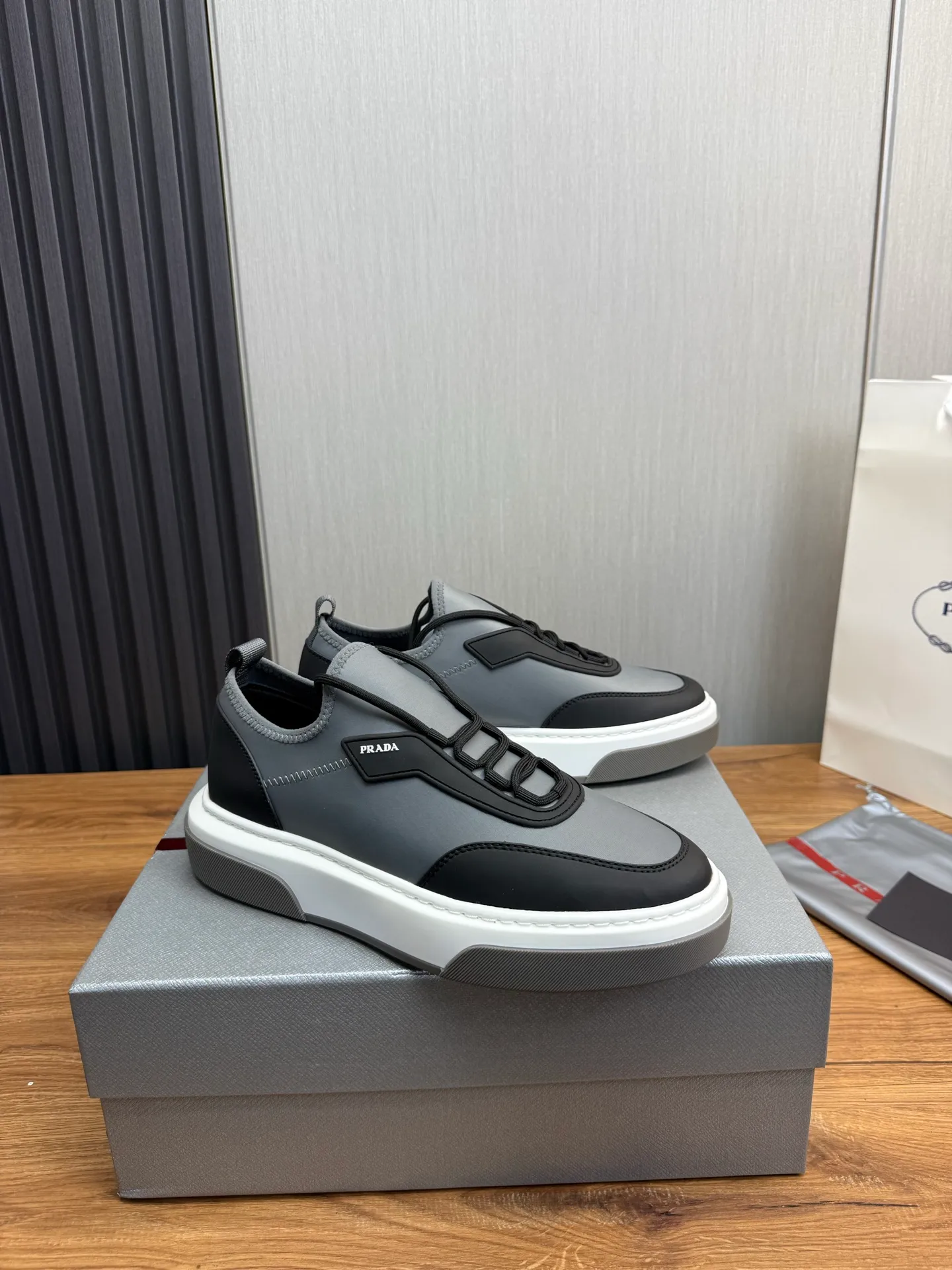 Men's shoes 💰580💰 [PRADA] Men's shoes are popular in the counter, official website is synchronized, 1 high-quality shipment ✔️Original cowhide splicing + cowhide lining, 1🆚1 replica, original sole, 38-45 (45 customized, non-refundable)